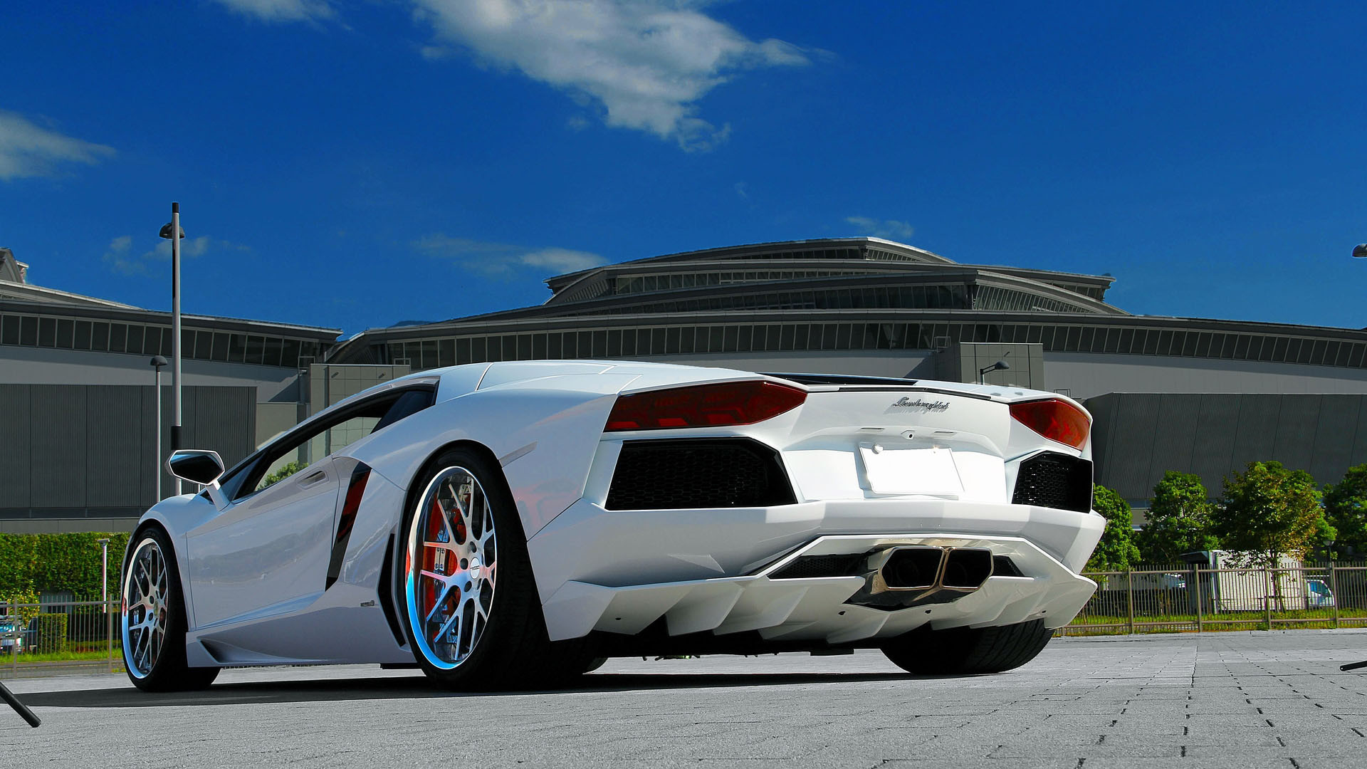 hình nền siêu xe màu trắng lamborghini