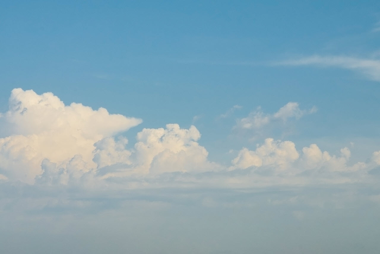 Nền Mây Trời Xanh Phong Cảnh Tuyệt Đẹp Với Mây Và Mặt Trời Màu Cam Trên Bầu Trời  Hình hình ảnh Sẵn đem  Tải xuống Hình hình ảnh Ngay lúc này  iStock