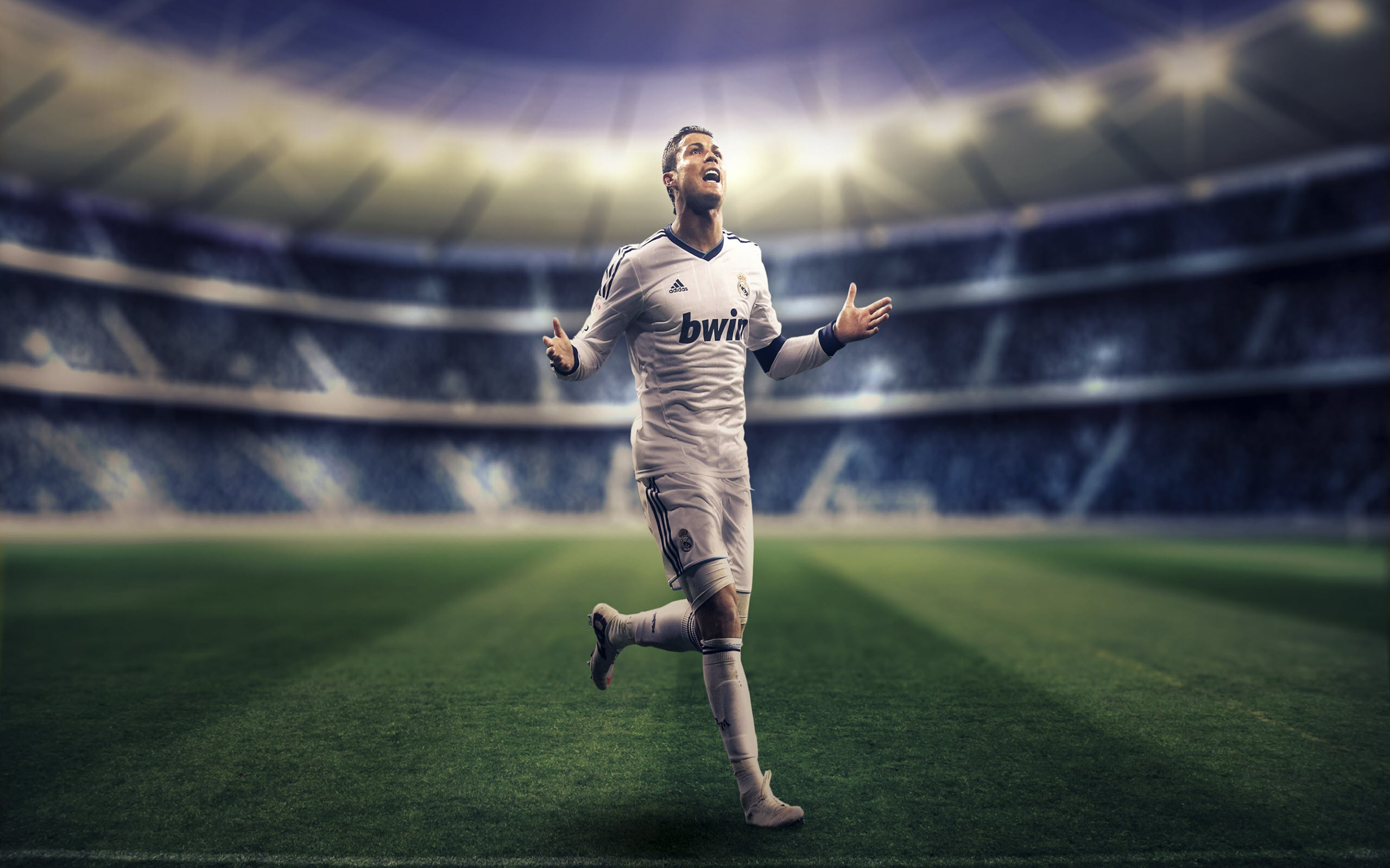 Điều khó tin trong bản hợp đồng mua Ronaldo fan MU phấn khích