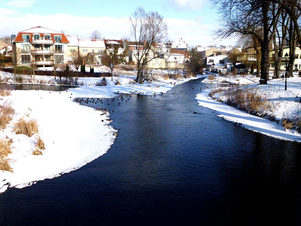 ảnh đẹp dòng sông mùa đông