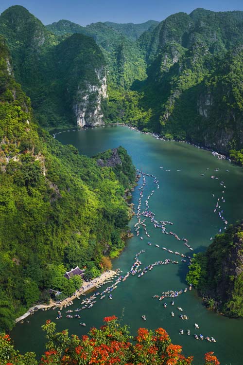 Hình nền Việt Nam sẽ khiến bạn cảm nhận được tình yêu đối với đất nước mình và tìm hiểu được vẻ đẹp thiên nhiên, văn hóa của Việt Nam. Những bức ảnh trong hình nền này sẽ khiến bạn cảm thấy thư giãn và phấn khích. Hãy xem hình nền Việt Nam và cảm nhận sự đặc biệt của nó.