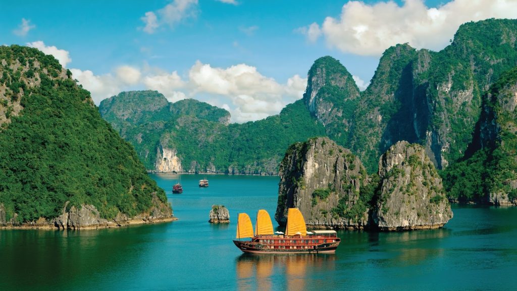 Lấp lánh như những ánh sao, ảnh đẹp Việt Nam sẽ cho bạn thấy được nét đẹp thần tiên, hoang sơ của vùng đất này. Đây là một cơ hội tuyệt vời để bạn trổ tài chụp ảnh và khám phá những địa danh nổi tiếng của Việt Nam.