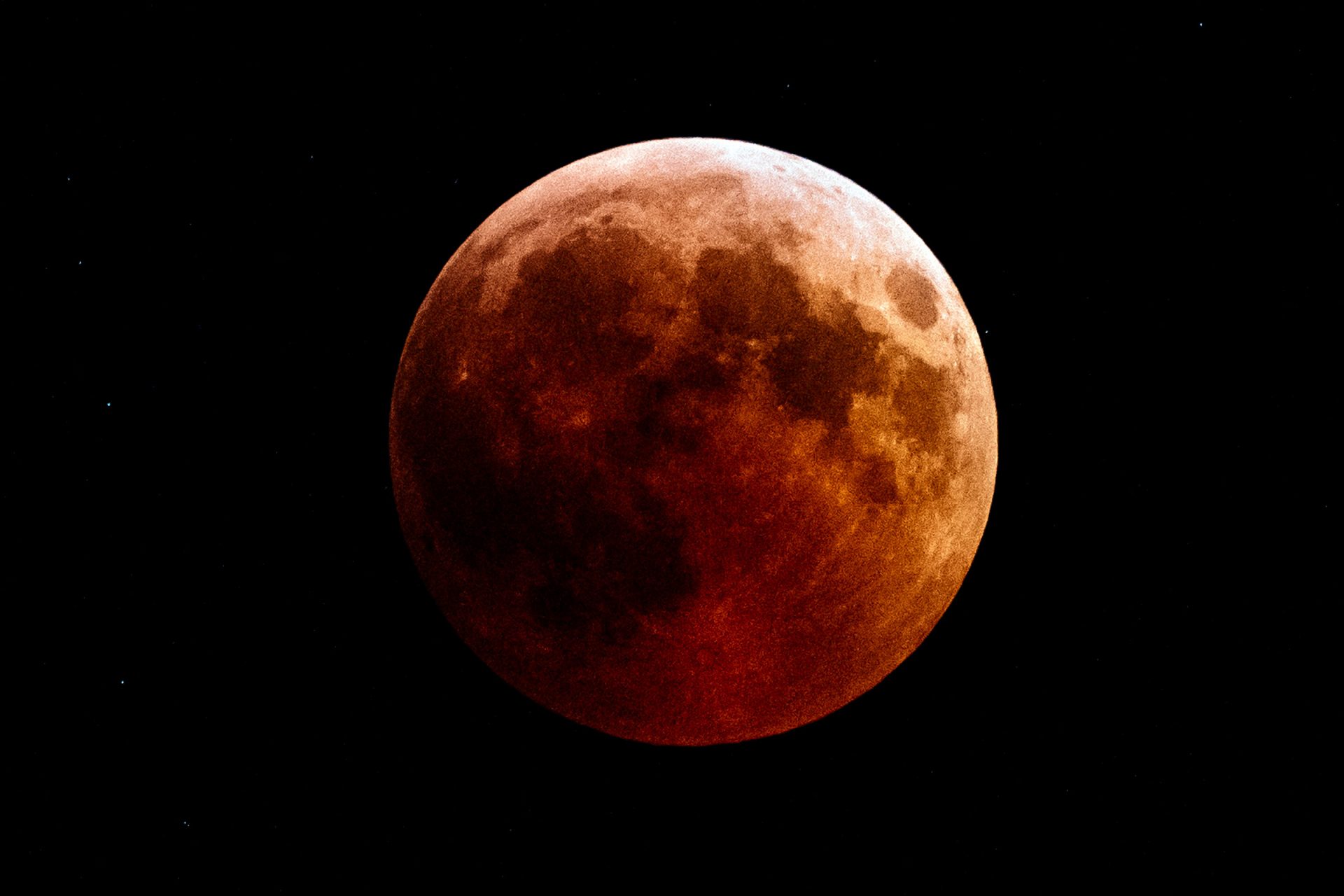 Tổng hợp hình ảnh Trăng Máu đẹp nhất - Ảnh mặt trăng máu
