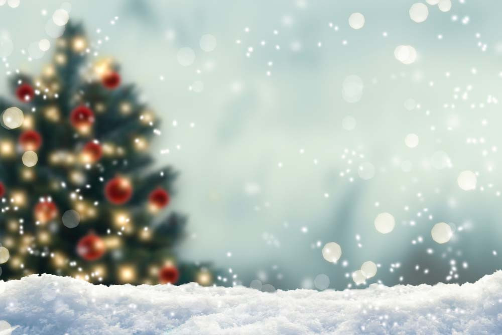 Hình nền Noel sẽ giúp bạn tạo nên không khí rực rỡ, ấm áp của mùa lễ hội này ngay trên màn hình điện thoại hoặc máy tính của mình. Hãy chiêm ngưỡng những hình nền đầy lạ mắt, phù hợp với nhiều phong cách và sở thích khác nhau.