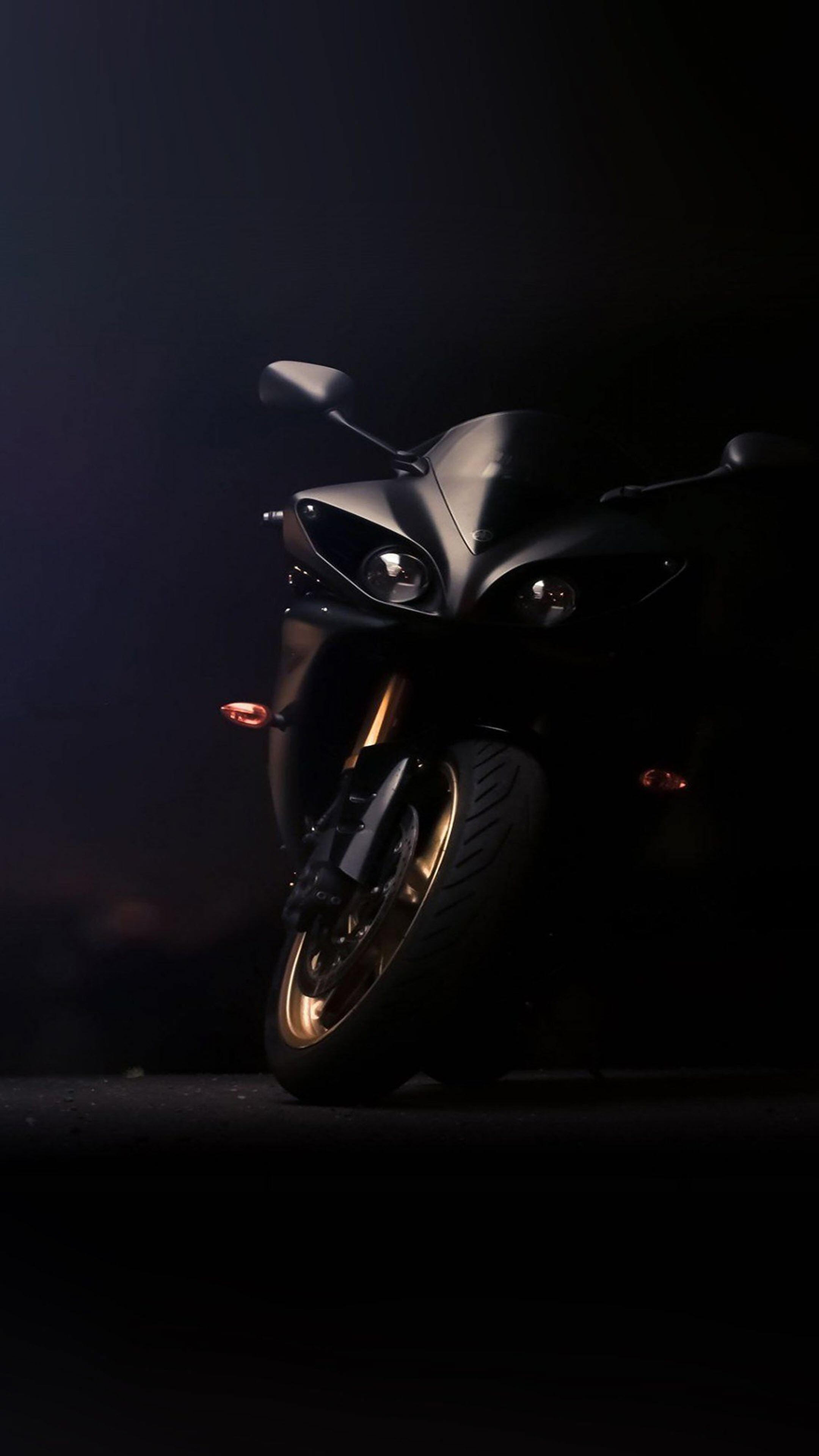 Bạn đang tìm kiếm một tấm hình nền độc đáo cho điện thoại của mình? Hãy truy cập ngay vào ảnh Moto 4K để khám phá những hình ảnh tuyệt đẹp về dòng xe moto đẳng cấp. Sắc nét và chân thật như thể bạn đang đứng ngay trước chiếc xe mơ ước của mình.