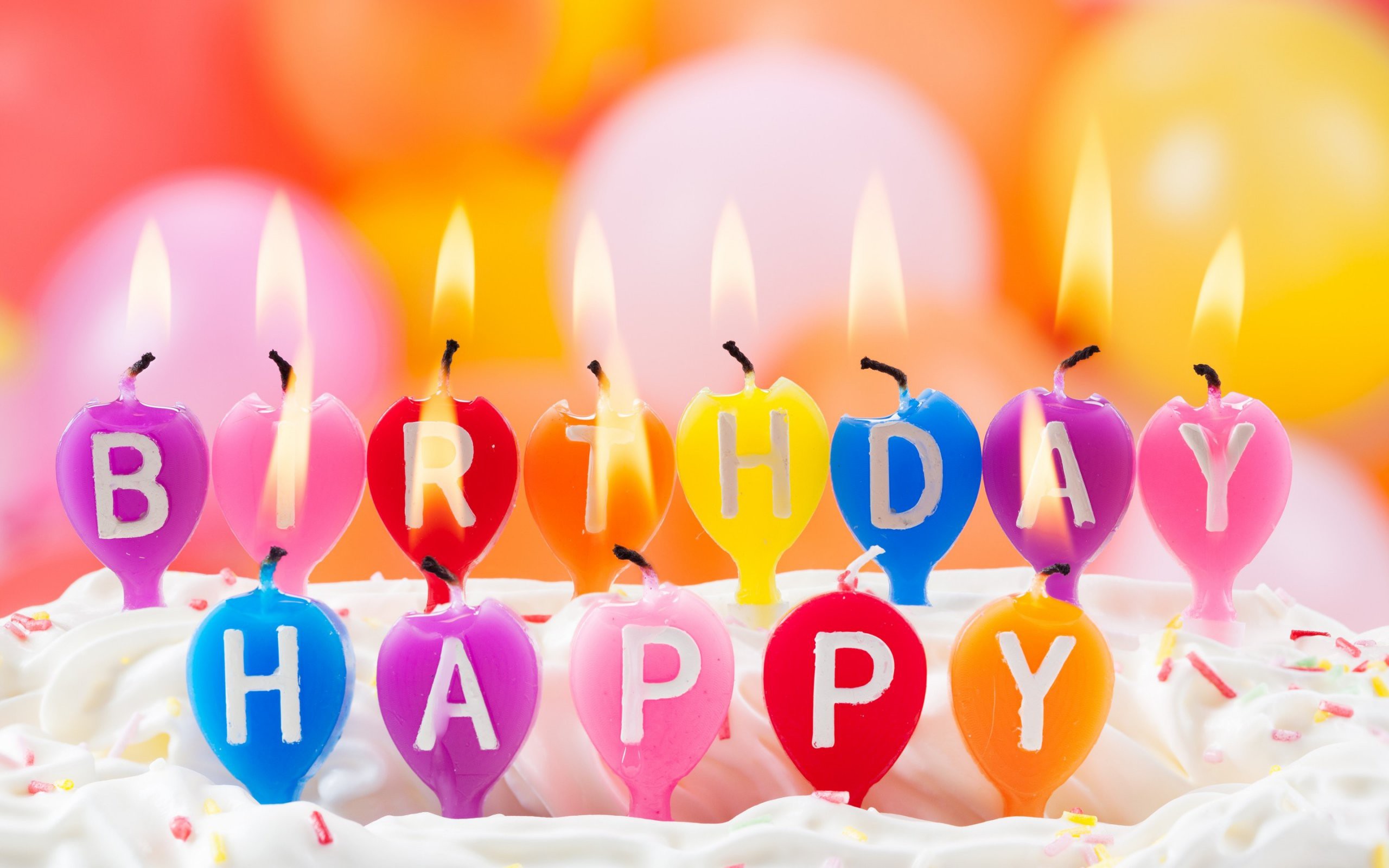 Hình nền chúc mừng sinh nhật: Hình nền chúc mừng sinh nhật sẽ giúp cho không gian của bạn trở nên đầy màu sắc và hạnh phúc. Hãy xem những hình nền sinh nhật bên dưới để lựa chọn cho mình kiểu hình ảnh phù hợp nhất.